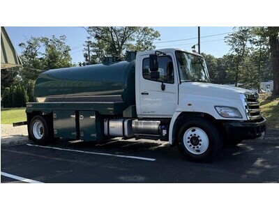 2013 Hino 2,500-Gallon Pump Truck