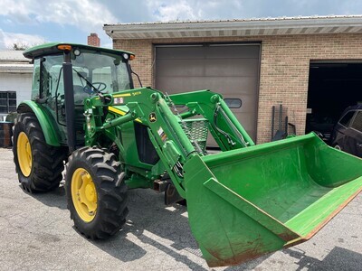 2019 John Deere 5075M Tractor