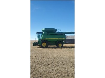 2004 John Deere 9860 STS Combine For Sal