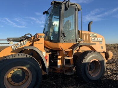 FOR SALE: 2013 Case 521F Payloader