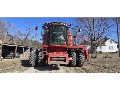 FOR SALE: 2002 Case IH 2388 Combine