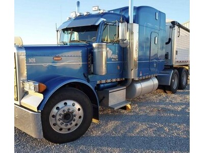 1997 Peterbilt 379 Sleeper Semi Truck