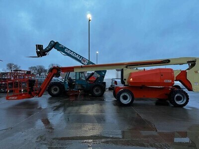 2013 JLG 800AJ Articulating Boom Lift
