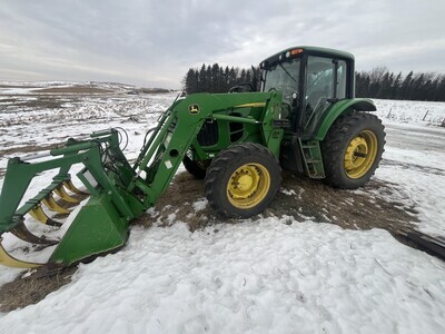 2006 John Deere 7320 Tractor