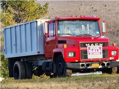 1988 Mack C25 Dump Truck