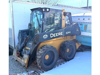 2018 John Deere 324G Compact Skid Steer