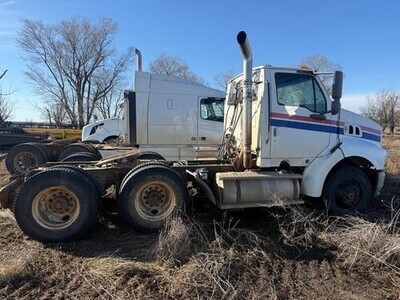 1999 Sterling A9513 Semi-Tractor