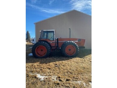 Case IH 3588 Tractor 