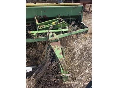 John Deere 9350 10� Drill