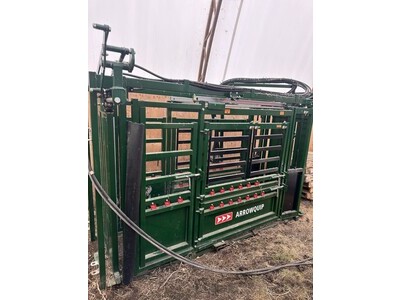 2018 Arrowquip Hydraulic Cattle Chute