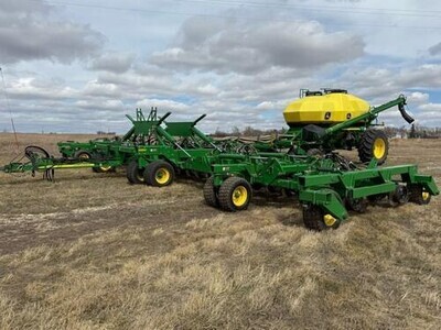 2012 John Deere 1890 Air Drill 