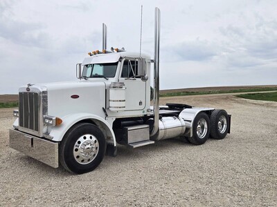 1999 Peterbilt 378 Daycab 