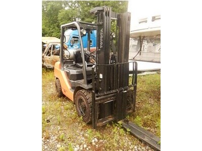 2010 Toyota 8FGU30 Forklift