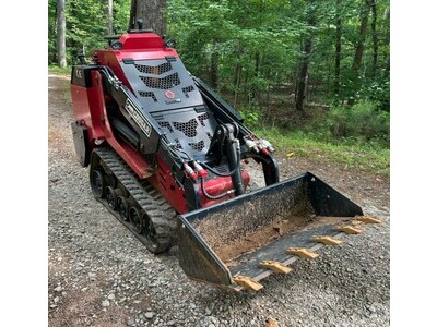 2024 Cougar CG827 Mini Stand-On Skid 