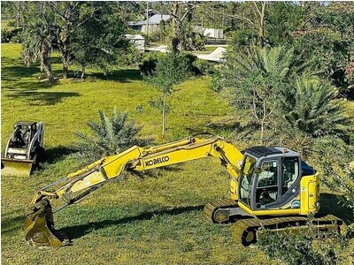 KOBELCO SK140SRLC-5 EXCAVATOR