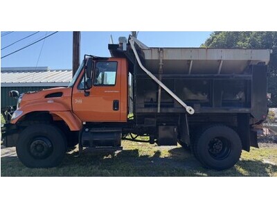 2005 International 7400 Dump Truck