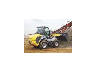 wheel  Loader  gehl 680,          Hot  