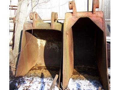 2 Esco Excavator buckets