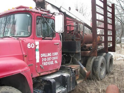 1973 Mack tractor w/boom