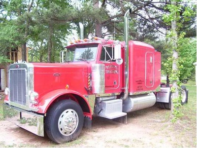 1993 Peterbilt 379 Extended Hood