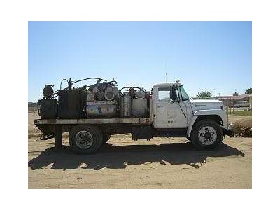 1975 International Loadstar Service Truc