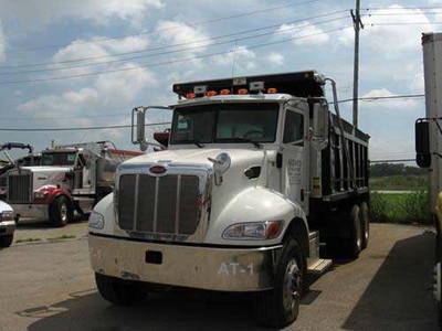 2007 Peterbilt 335