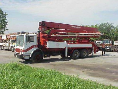 1987 Mack MR685S