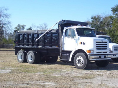 1998 Ford Tandem-axle Dump Truck $35,000