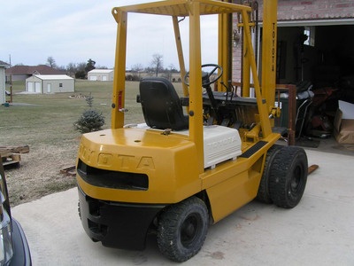 Toyota dual tire 5000lb-gas $6900.00 