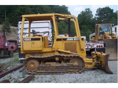 John Deere 450G dozer 