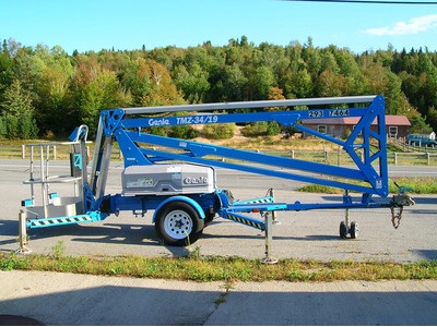 1998 Genie TMZ-34/19 Towable Man Lift 