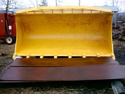 Komatsu WA600 Straight edge bucket