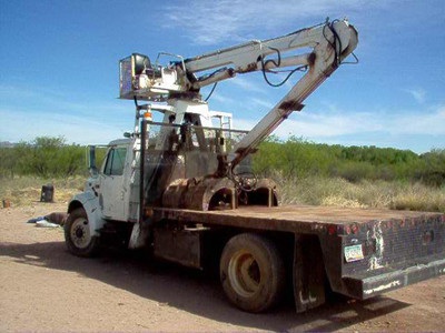 1996 International 4700 grapple