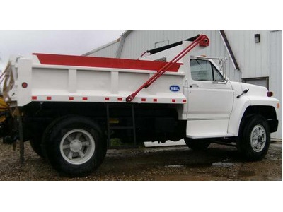 1991 Ford F700 Dump Truck
