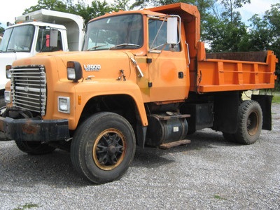 1992 Ford LN 8000 Dump Truck
