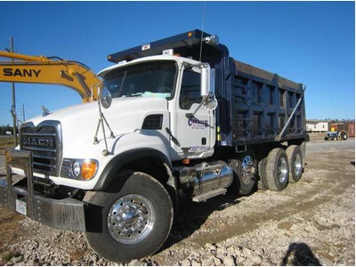 2006 Mack Dump Truck