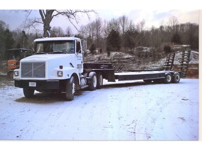 1990 Volvo Road Tractor with 34 Lowboy