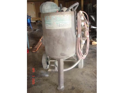 Sandblasting pots