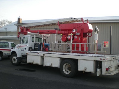 Ford L8000 with 82 Dyna-Lift Crane