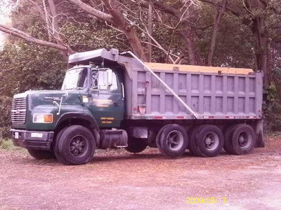 1994 Ford L-9000 Aeromax  ($15,000)