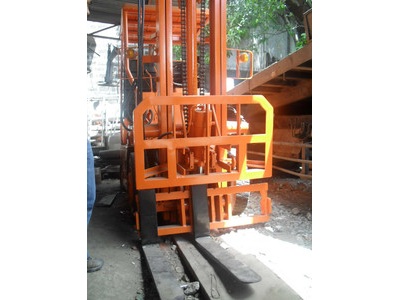 2 Tonner Komatsu Forklift