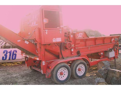  Shred-All D5600 Wood Chipper