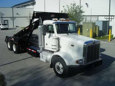 2000 Peterbilt 357 Roll Off Truck 
