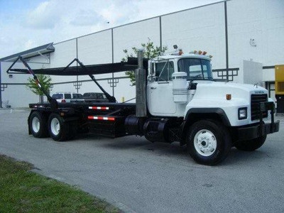 2001 Mack RD688S Roll off Truck for Sale