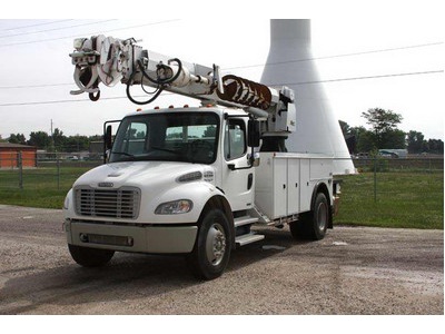 2004 Freightliner M2-106 Digger Derrick