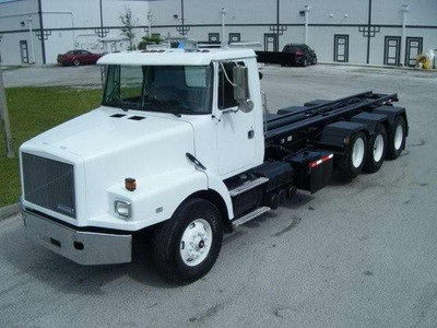 1995 Volvo WG64 Roll off Truck for Sale