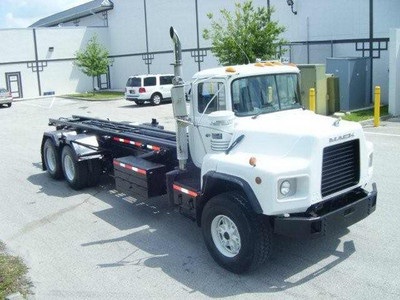 1998 Mack DM690S Roll Off Truck for Sale