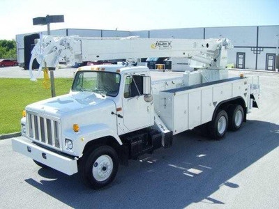 2001 Altec D4060-TR Boom Crane Truck 