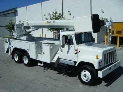 2001 International 2554 Crane Truck