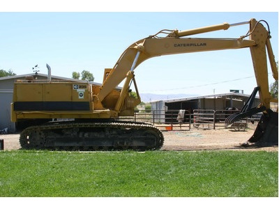 Cat 235 Excavator